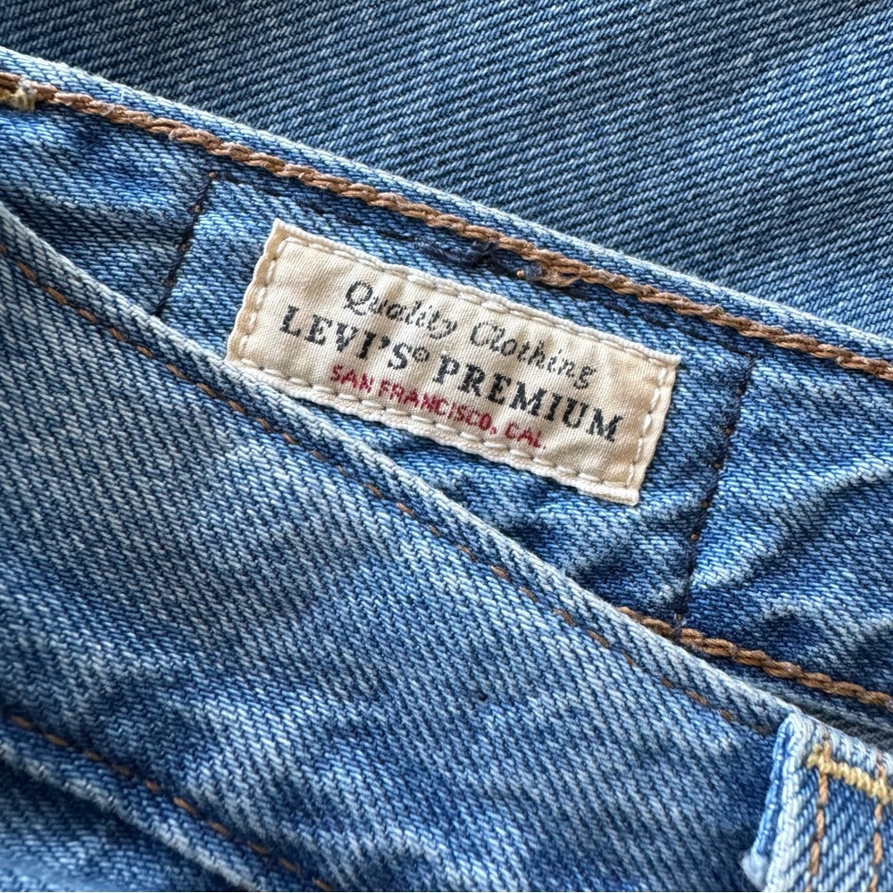 Levi's Premium Ribcage Wide-Leg Jeans in Far and Wide Medium Wash Size 33 - Picture 15 of 16